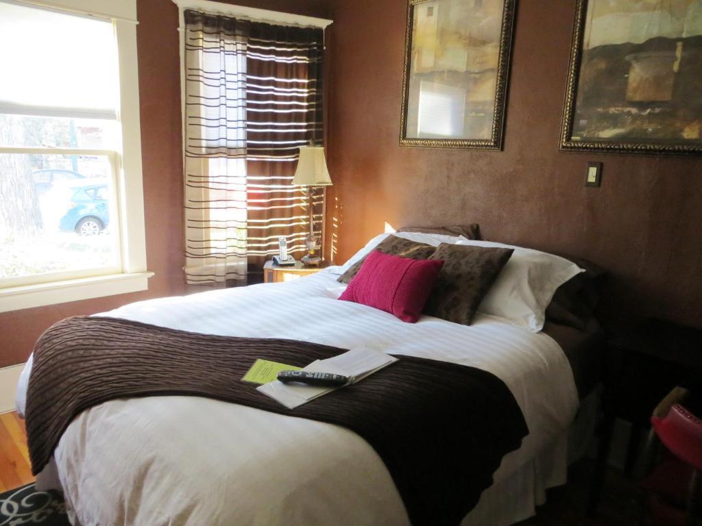 River Lee Executive Bed And Breakfast 卡加利 客房 照片